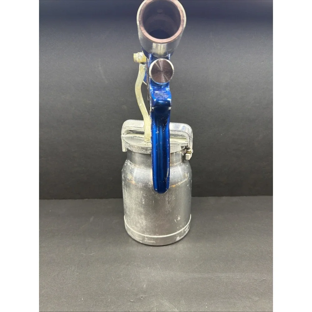 Versatile HV5500 Spray Gun Assembly - 1 qt. Capacity (PRE OWNED)
